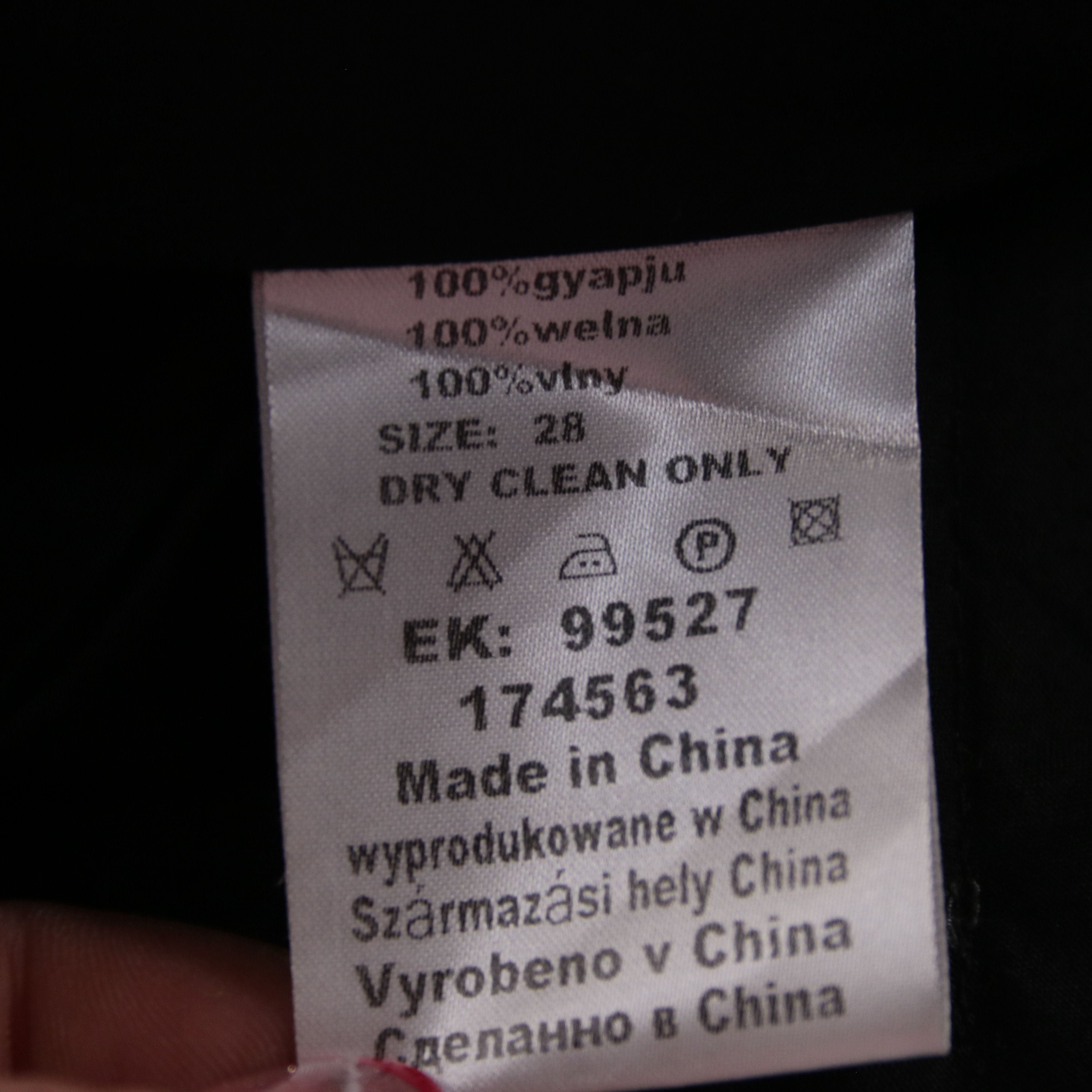 250203611-b